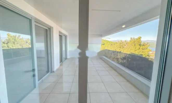 Недвижимость Трехкомнатная квартира Центр: 25