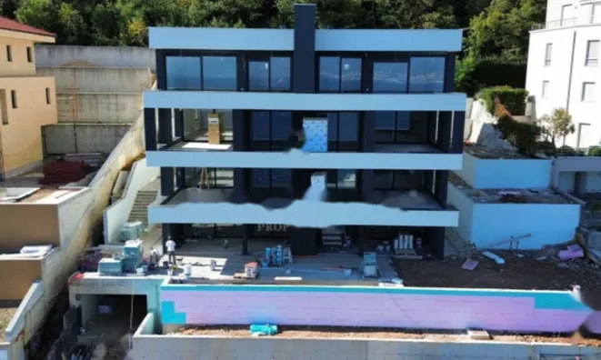 Недвижимость Трёхкомнатная квартира в центре: 9