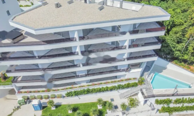 Недвижимость Трехкомнатная квартира в центре: 2