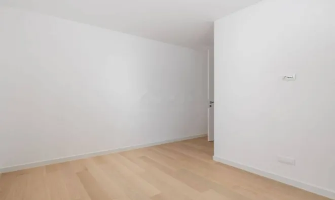 Недвижимость Трехкомнатная квартира в центре: 14