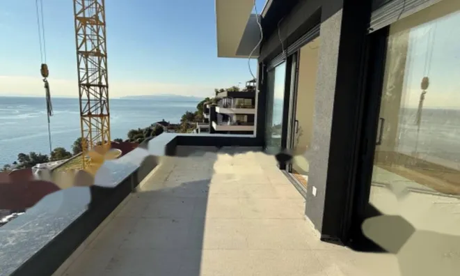 Недвижимость Четырехкомнатная квартира Центр: 8