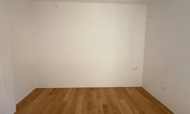 Недвижимость Четырехкомнатная квартира Центр: 18