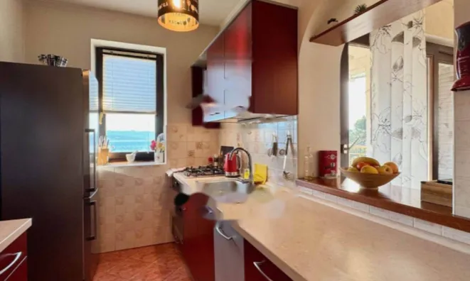 Недвижимость Четырехкомнатная квартира, Опатия: 12