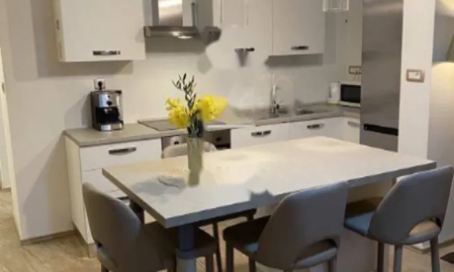 Недвижимость Двухкомнатная квартира, центр: 1