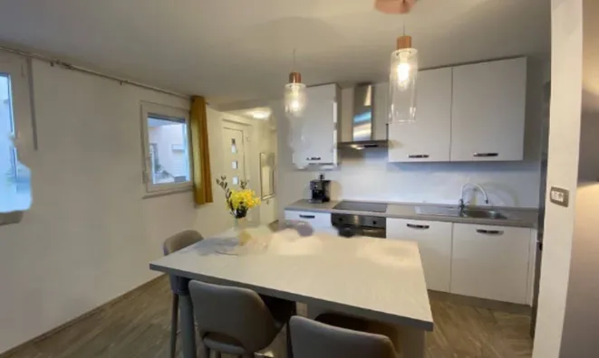 Недвижимость Двухкомнатная квартира, центр: 4