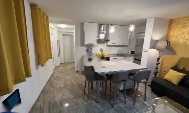 Недвижимость Двухкомнатная квартира, центр: 8