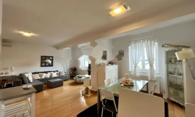 Недвижимость Трехкомнатная квартира Центр: 9