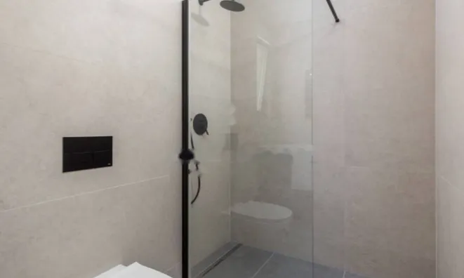 Недвижимость Трёхкомнатная квартира в центре: 25