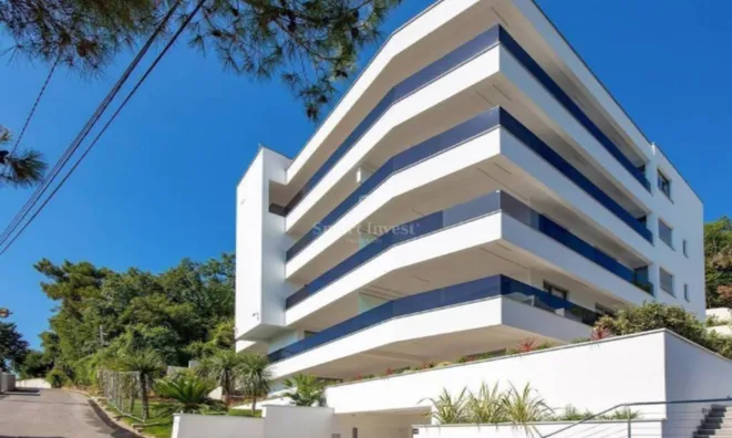 Недвижимость Трехкомнатная квартира в Центре: 3