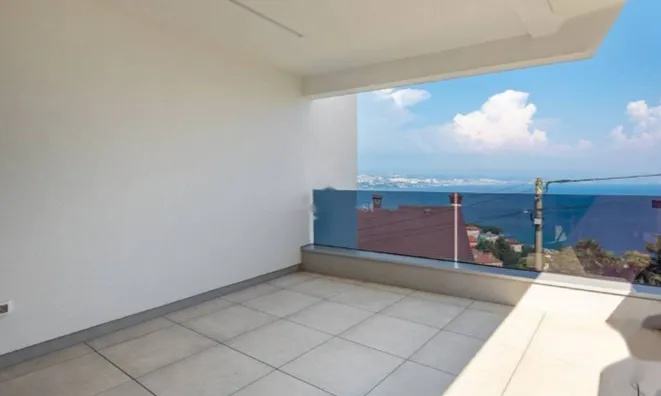 Недвижимость Трехкомнатная квартира в Центре: 9