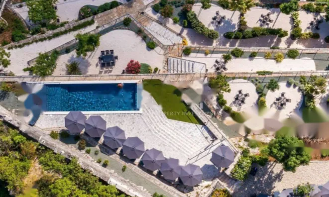 Недвижимость Двухкомнатная квартира, центр: 12