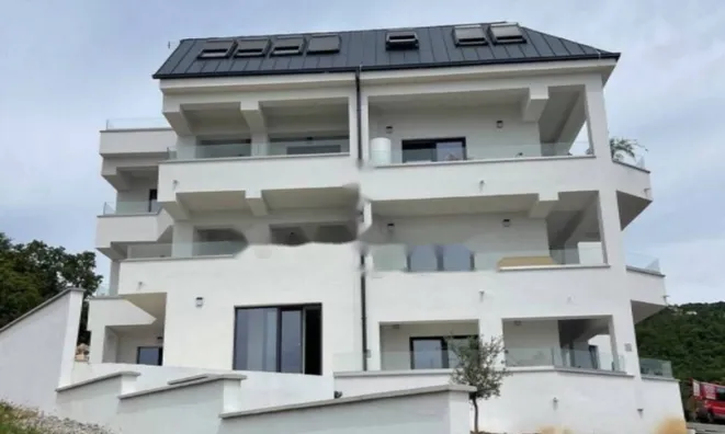 Недвижимость Трёхкомнатная квартира в центре: 4