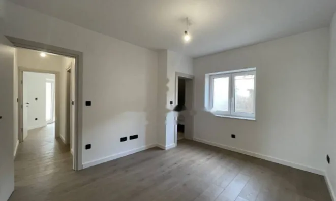 Недвижимость Трёхкомнатная квартира в центре: 6