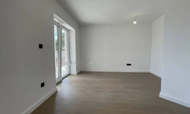 Недвижимость Трёхкомнатная квартира в центре: 11