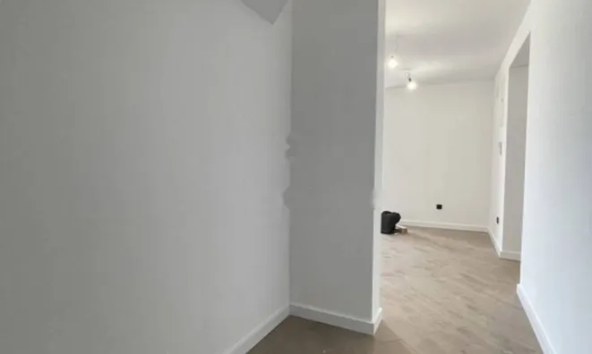 Недвижимость Трёхкомнатная квартира в центре: 12