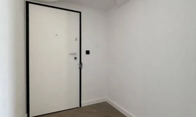 Недвижимость Трёхкомнатная квартира в центре: 13