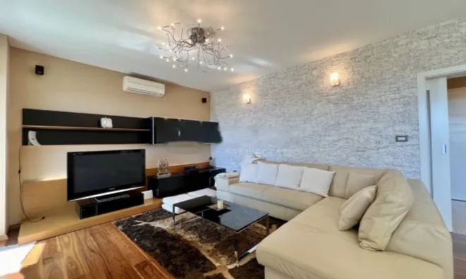 Недвижимость Квартирa 4 комн. в Опации: 3