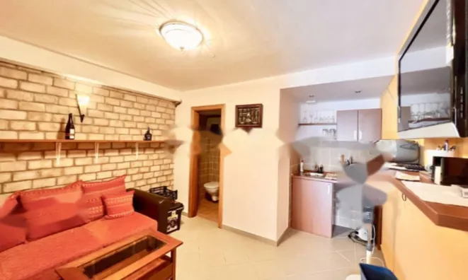 Недвижимость Квартирa 4 комн. в Опации: 21