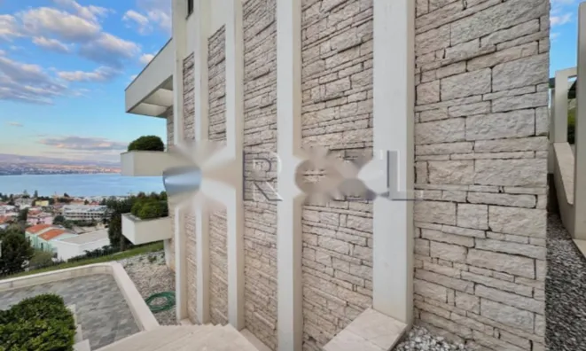 Недвижимость Семейная вилла в Опатии: 8