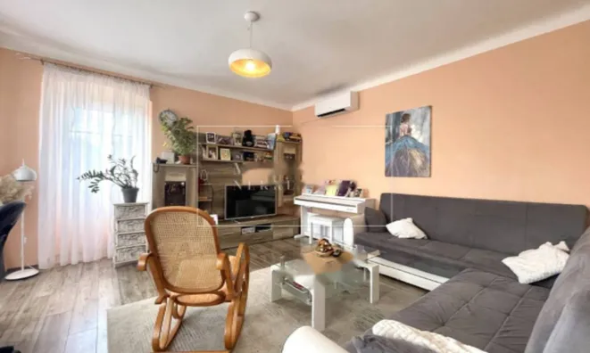 Недвижимость Трехкомнатная квартира Ика: 1