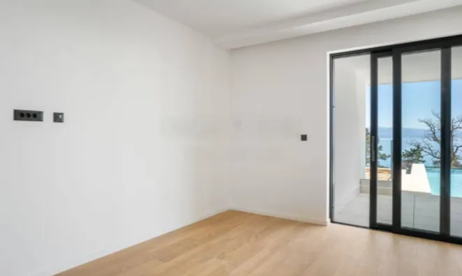 Недвижимость Четырехкомнатная квартира в центре Опатии: 13