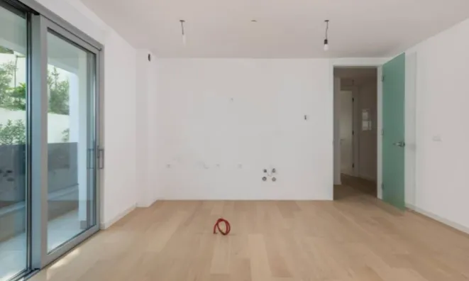 Недвижимость Трёхкомнатная квартира в центре: 15