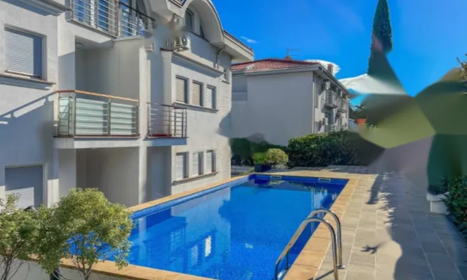 Недвижимость Трёхкомнатная квартира в центре: 2