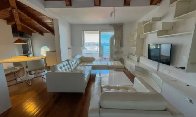 Недвижимость Трёхкомнатная квартира в центре: 8