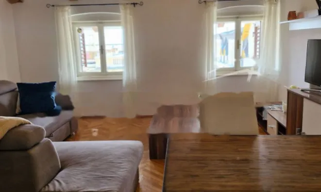 Недвижимость Трехкомнатная квартира в Центре: 6