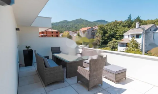 Недвижимость Квартира в Опатии на втором этаже: 42