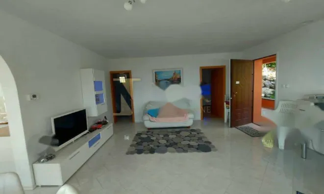 Недвижимость Трехкомнатная квартира, Опатия: 4