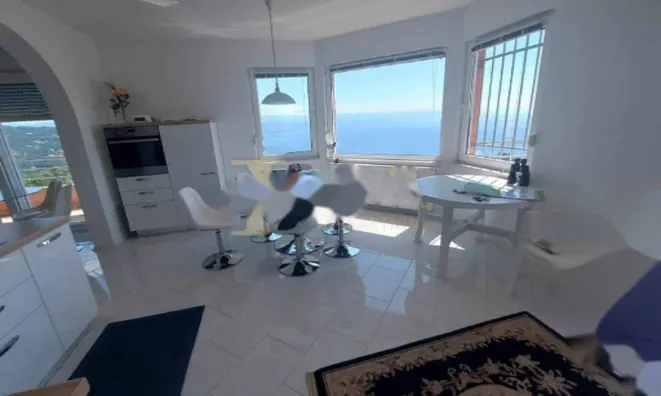 Недвижимость Трехкомнатная квартира, Опатия: 7