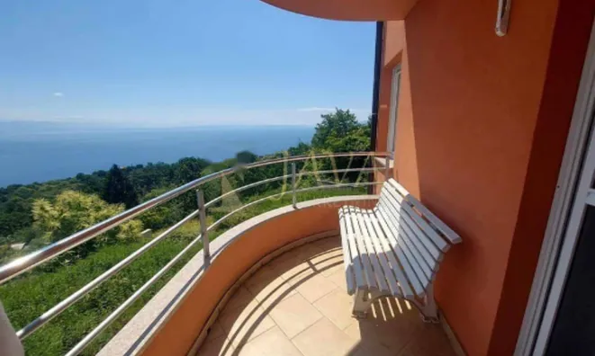 Недвижимость Трехкомнатная квартира, Опатия: 14