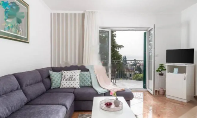 Недвижимость Двухкомнатная квартира Центр: 1