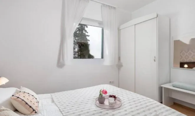 Недвижимость Двухкомнатная квартира Центр: 8