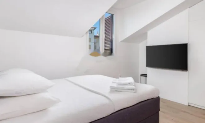 Недвижимость Трехкомнатная квартира, центр: 1