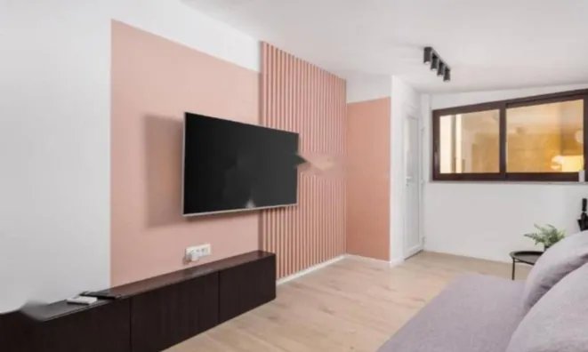 Недвижимость Трехкомнатная квартира, центр: 8