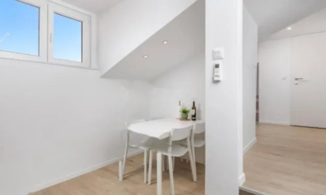 Недвижимость Трехкомнатная квартира, центр: 10