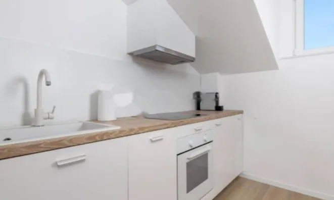 Недвижимость Трехкомнатная квартира, центр: 11