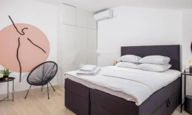 Недвижимость Трехкомнатная квартира, центр: 15