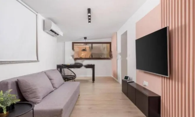 Недвижимость Трехкомнатная квартира, центр: 18