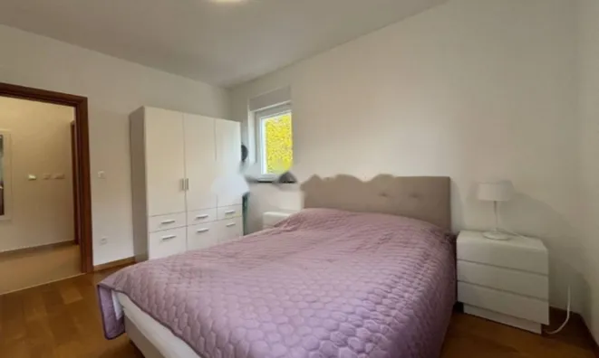 Недвижимость Трехкомнатная квартира в центре: 11