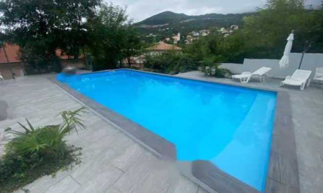 Недвижимость Трехкомнатная квартира, центр: 1