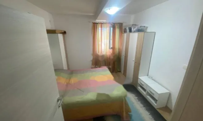 Недвижимость Трехкомнатная квартира, центр: 13