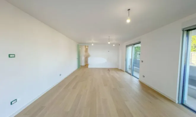 Недвижимость Трехкомнатная квартира Центр: 22