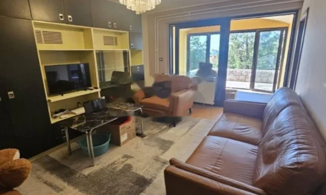 Недвижимость Четырехкомнатная квартира, Центр: 2