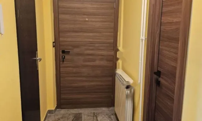 Недвижимость Четырехкомнатная квартира, Центр: 15