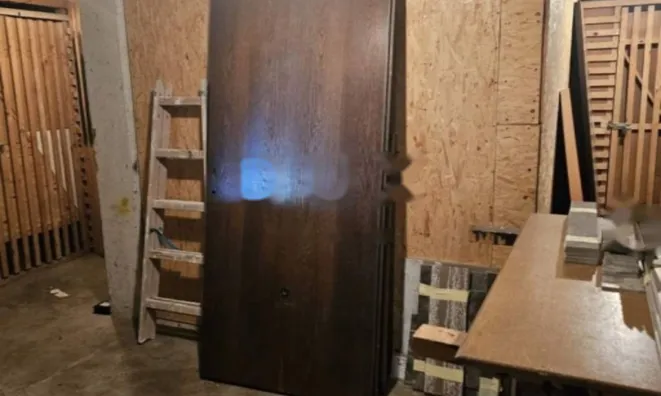 Недвижимость Четырехкомнатная квартира, Центр: 22