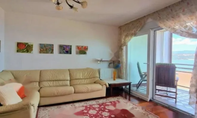 Недвижимость Трёхкомнатная квартира, Центр: 4