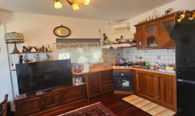 Недвижимость Трёхкомнатная квартира, Центр: 5